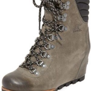 SOREL Conquest Wedge Boot - Size 7.5